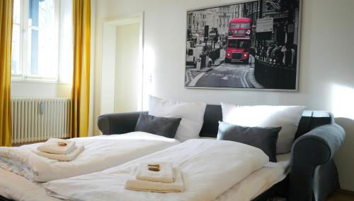 Wohnensemble mit 3 separaten Bereichen- 2 Küchen- 3 Badezimmer- 10 Personen- Garten- Parkplatz - Foto 5