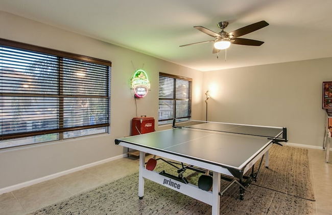 Massive 5 Bdrm Getaway W/pool, Hot Tub, Game Room! - Photo 47