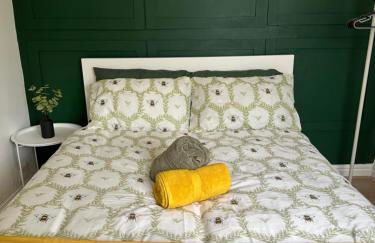 Beautiful Bungalow Awaits Your Short Term Stay - Foto 14