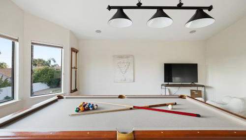 Arch Views Beautifully designed home with swimming pool table and more - Foto 4, Other