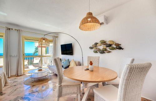 Sea Front Beach Studio Apartment - Photo 7