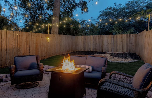 Quiet Convenient and Modern Haven - Photo 29