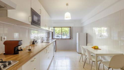 3BR Comfort & Convenience apt in central Massamá - Foto 2