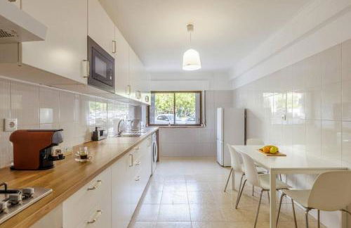 3BR Comfort & Convenience apt in central Massamá - Foto 2