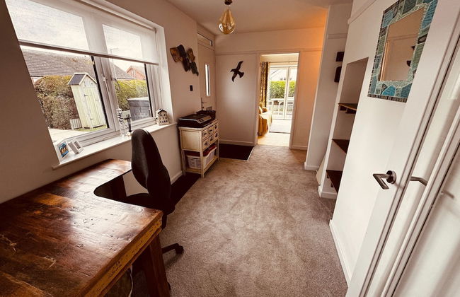 Luxury Adult-only 2-bedroom Bungalow With Hot Tub - Foto 30