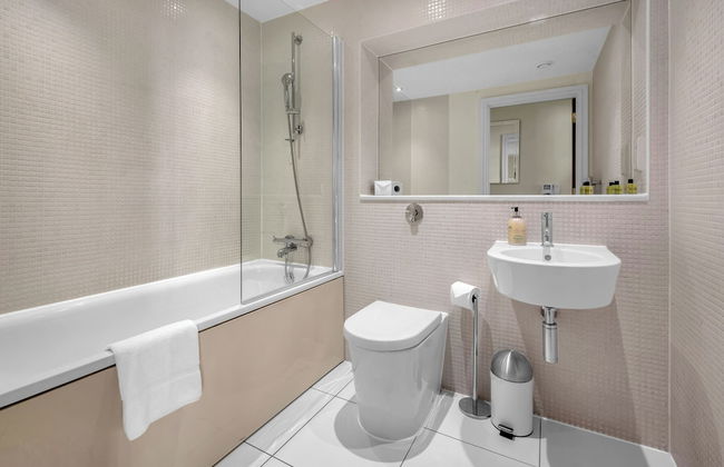 Spacious Serviced Apartments Canary Wharf - Photo 13