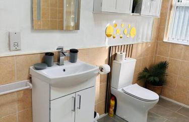 Cosy Self-Contained Studio Near QE Hospital in Harborne - R4 - Photo 14