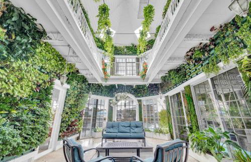 The Modern Castle Canal View Access Rooftop Living Greenhouse VlLLAS - Foto 4