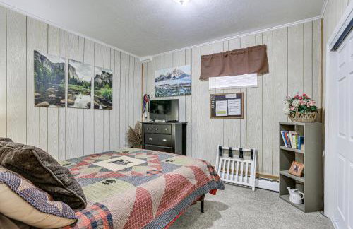 Pet-Friendly Pine Home Near Hiking and Fishing! - Photo 16