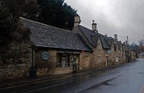 Bibury Riverside Cottage Grade II listed 6ppl - Foto 28