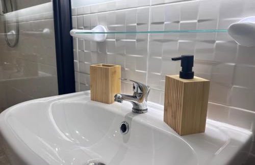 SYLOU - Centre historique, 4 personnes, Climatisation, Netflix, Comédie, Tramway, Gare - Foto 25