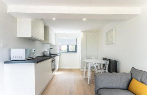 Modern self contained one bedroom with garden - Foto 7