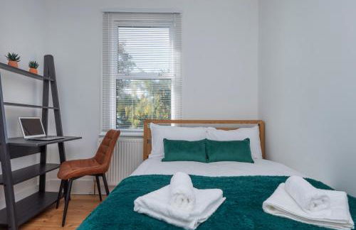 Whole House Sleeps 6 Garden Workspace Waterloo in 20 mins - Foto 23