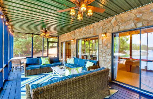 Beautiful Lake Keowee Home with Boat Dock and Fire Pit - Foto 30