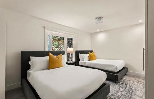 Pacific Perfection - Ocean Views Jacuzzi Walk to Beach and Dining - Photo 43