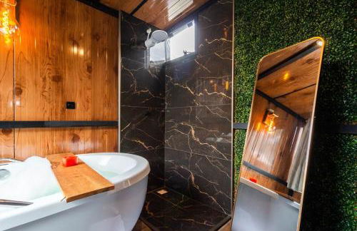 Chalé romântico com hidro e charme - Foto 9