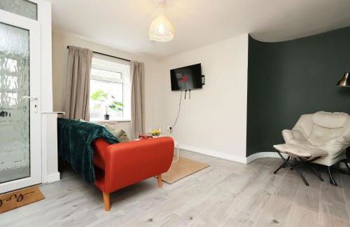 Perfect Booking 2 Bed Home in Merthyr Tydfil - Photo 28