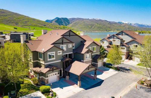 Lakeside Escape 2 BR with Hot Tub - Foto 27