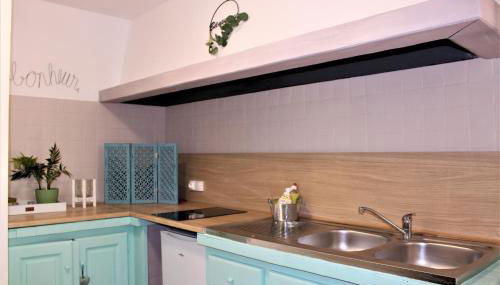 Calme et Intimité proche Avignon Piscine options au choix privée ou partagée de juin à octobre - Foto 2, stove