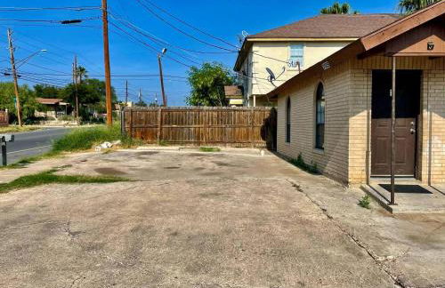 Large parking lot sleeps 8 - Foto 29