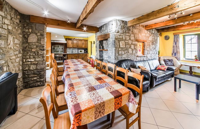 Stone Cottage with Sauna & Hot Tub near Cave of Lorette in Rochefort - Foto 33