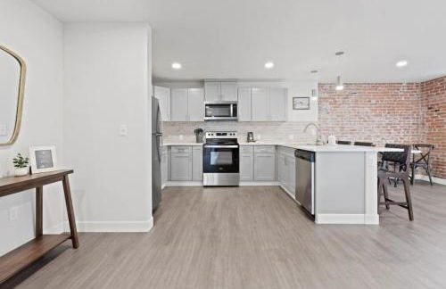 King Beds J and K on Main Luxury Apartment 406 - Foto 5