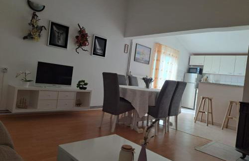 Apartment Ema - Photo 9