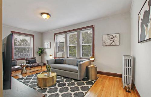 Prime City Stay in a 1BR Apartment - Cullom F2 - Photo 1