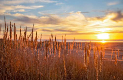 Stunning Views from this Waterfront Condo - Foto 5