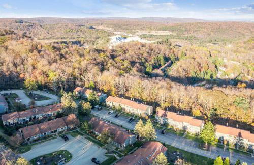 3BR Ski Resort Townhome-Sleeps 7 - Foto 36