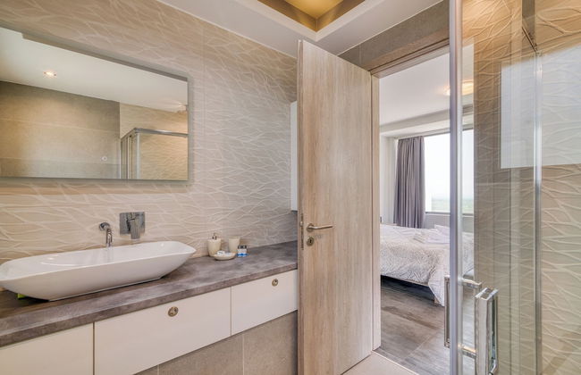 Serenity Suites Sea View 1 - Photo 25