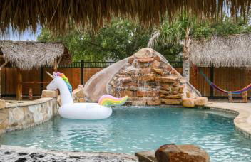 Tropical Escape Pool Jacuzzi Bar in Alvin TX - Photo 72
