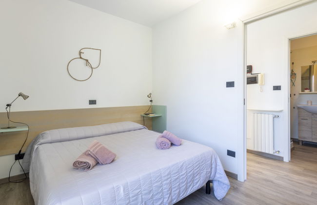 2 bedroom Apartment in Cipressa with swimming pool and garden - Photo 24