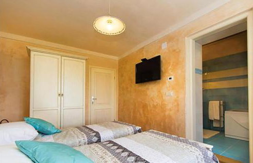 Awesome Home In Labin With Sauna - Photo 46