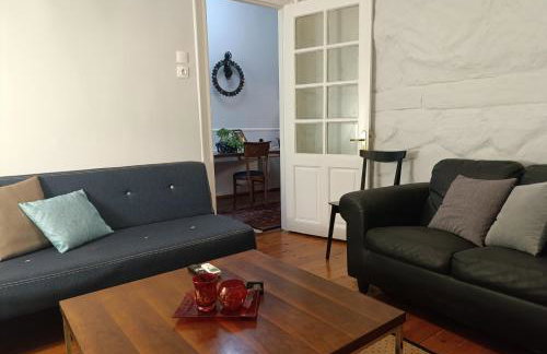 The House Thessaloniki - Charming Central with Private Courtyard - Easy Parking - 300m from University - Foto 2