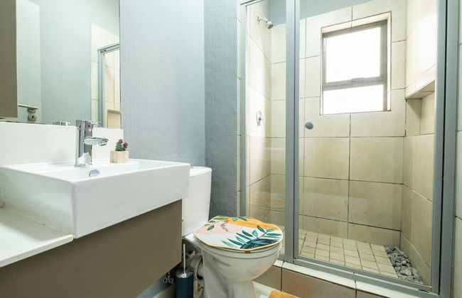 Explore This Stylish and Classy Apartment - Foto 14