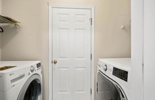 Cozy 4B 2 5B University Home King Beds Jacuzzi - Foto 31