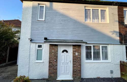 Semi Detached House in Aldershot - Foto 64