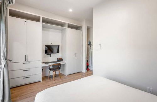 Smart Amenities & Modern Charm – Houston Studio! - Foto 7