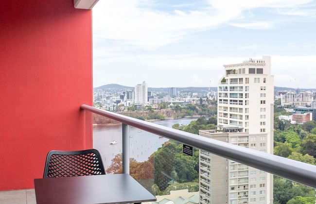 Oaks Brisbane on Felix Suites - Photo 18