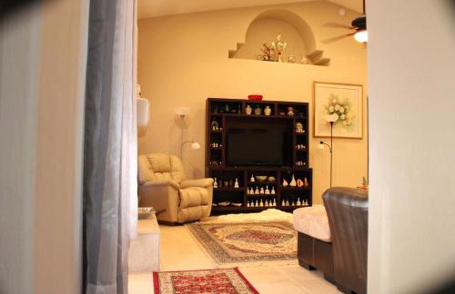 Arts, Fenced Private Pool, Fire World - Foto 1