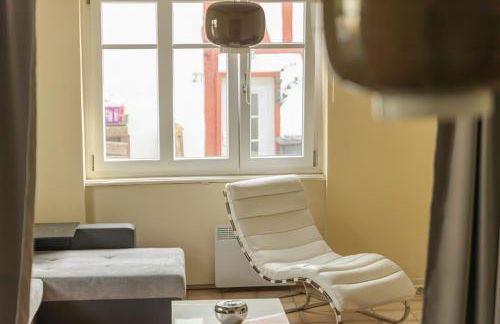 Gemütliches Haus inmitten schöner Natur mit Garten & Parkplatz - Foto 7