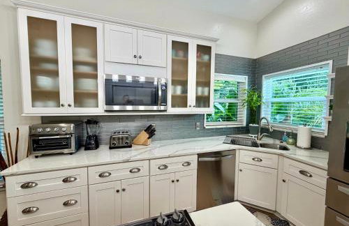 Near KSC - Peaceful Spacious Home for 6 - Fully Stocked Kitchen and Coffee Bar - Foto 7