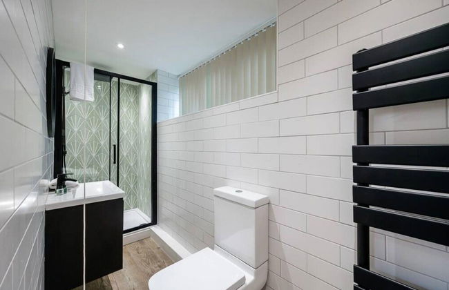 Host Apartments The Georgian Coach House 2 - Photo 28