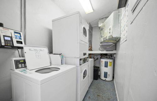 Bayview Regency Apartments By Lowkl - Photo 120