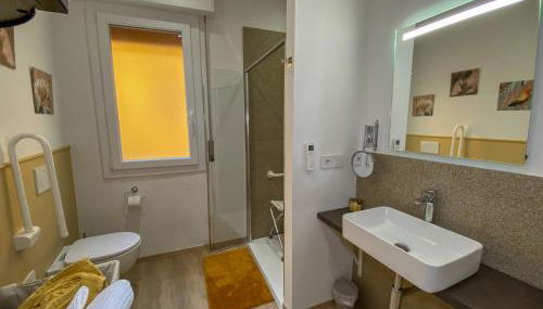 Il Giardino dei Portici - Piano Terra in Centro Storico - Central Ground Floor Stay - Free Public Parking - Air Conditioning - WiFi - Foto 4, towels, Shower
