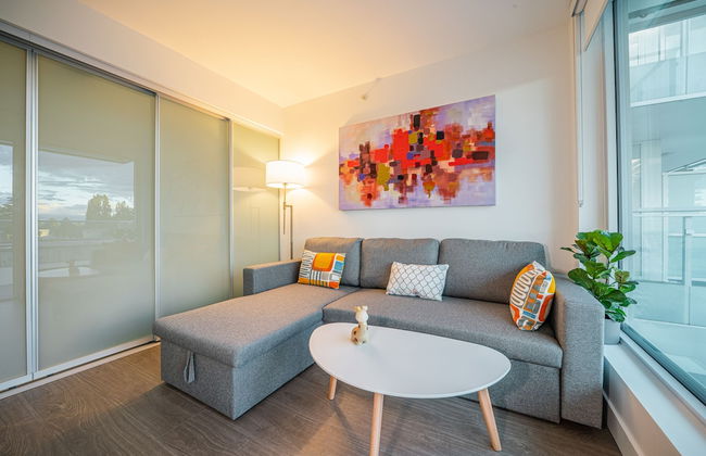 Charming Oasis Close to Airport & Downtown - Photo 14