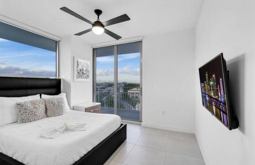 Brickell Border 3BR by Untitled Stay - Photo 37