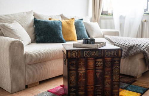 1-4 Gäste Wohnung W-Lan, Netflix, Amazon, Parken, Arbeitsplatz, 24h Check in ,Vollausgestattet Küche, Handtücher Seife u,v,m für Geschäftsreisende, Paare, Familien , - Foto 7