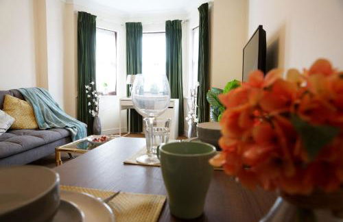 18PG Dreams Unlimited - Budget Flat w free parking - Slough Windsor Heathrow - Foto 11